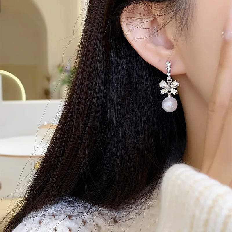 4 Orecchini A Clip OFEIYAA Per Orecchio Destro – Farfalla, Fiocco Di Neve, Perla E Nappa Con CZ – Color Argento E Oro – Senza Buco – Da Donna - 2