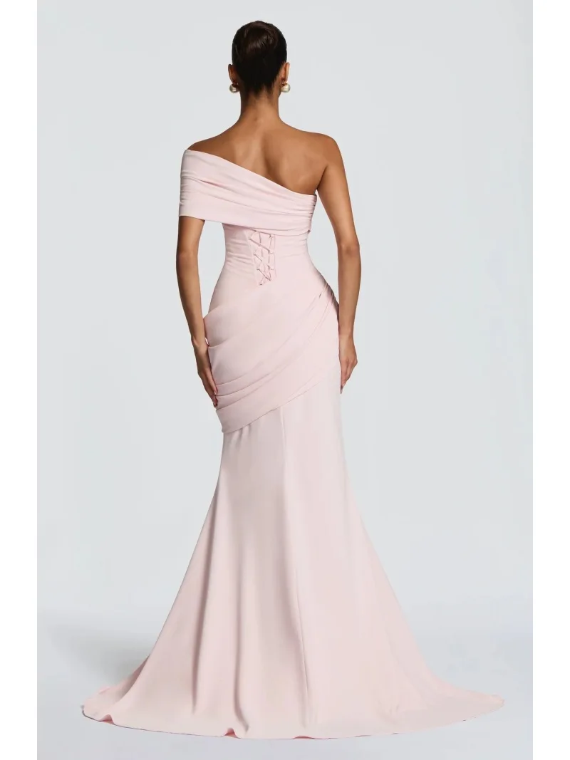 Abito da sera elegante alla francese, stile femminile, con collo obliquo e spalle scoperte, sexy, slim fit, a vita e in tinta unita, di alta qualità. - immagine 6