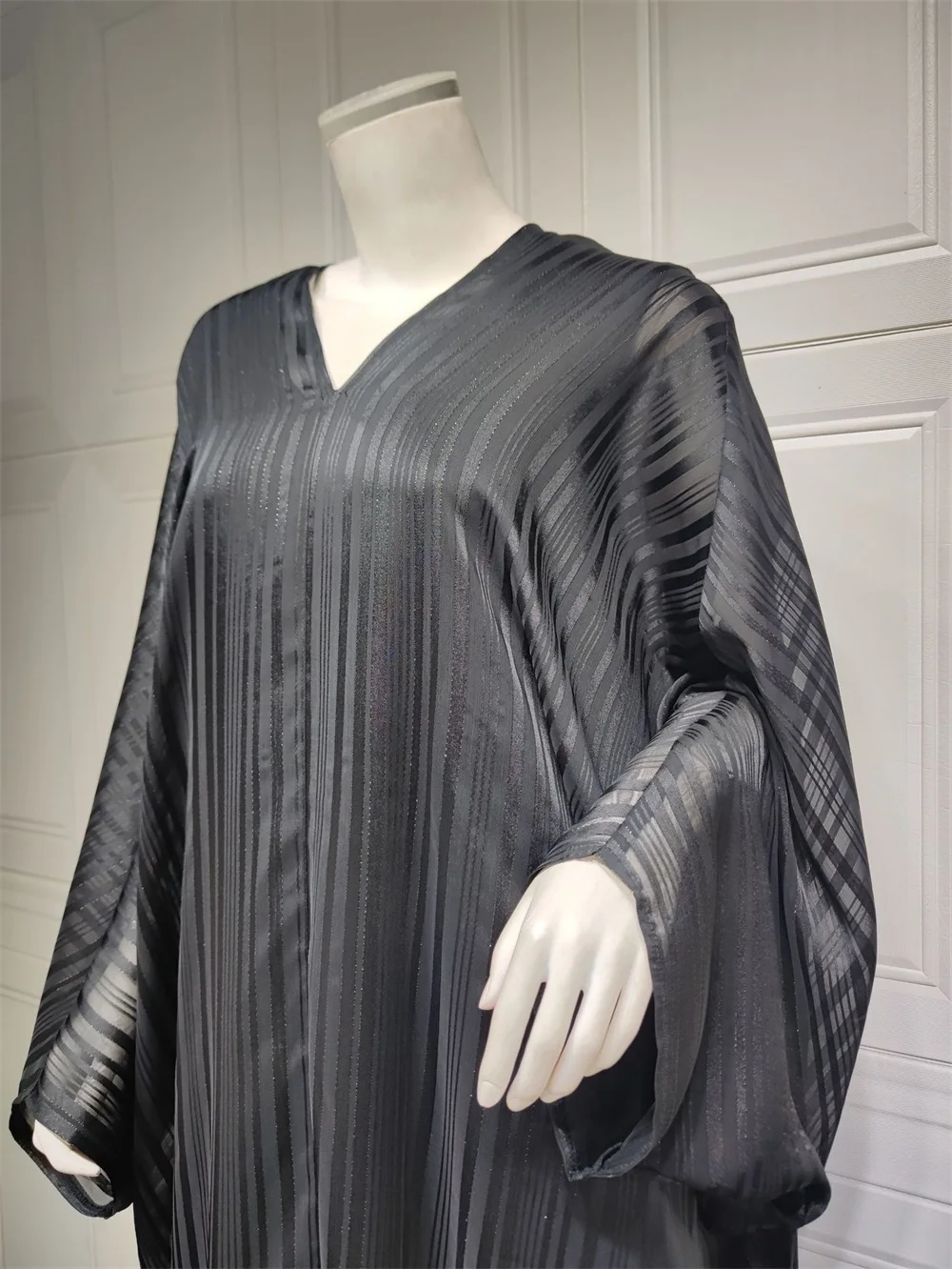 Abaya For Muslim Women New Kaftan Dubai Luxury Shiny Fabric Batwing Sleeve Evening Dress Modest 2 Piece Abaya Set