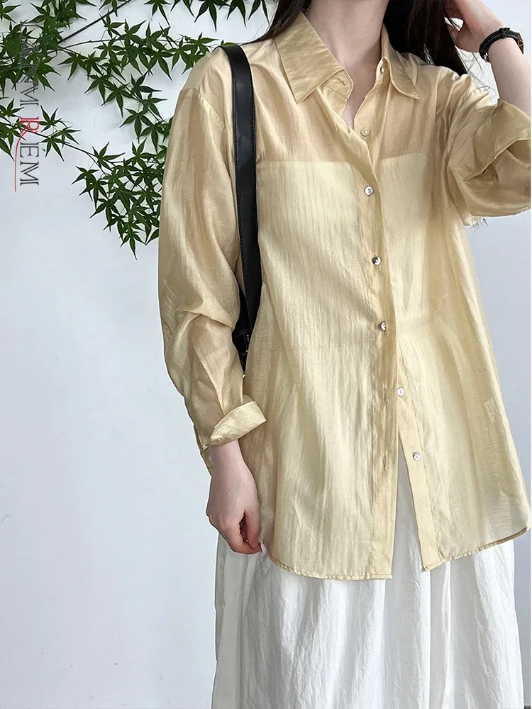 

LANMREM Солнцезащитная рубашка в китайском стиле для женщин с лацканами однобортная однотонная задняя сторона фотография 2024 Лето Новинка 2Z1516