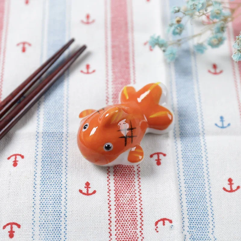 Cute Porcelain Koi Goldfish Ceramic Chopsticks Holders Chopstick Stand Shelf Spoons Fork Rack Ceramic Rest Flatware Supplies