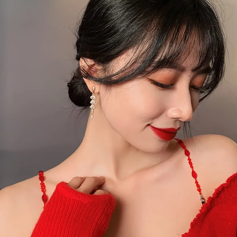 Shiny Zircon Tassel Leaf Shape Gold Color Earrings Women New Fashion Jewelry Wedding Party Unusual Girl's Luxury Earrings crystal tassel earrings,dangle earrings,drop earrings,long earrings,golden earrings