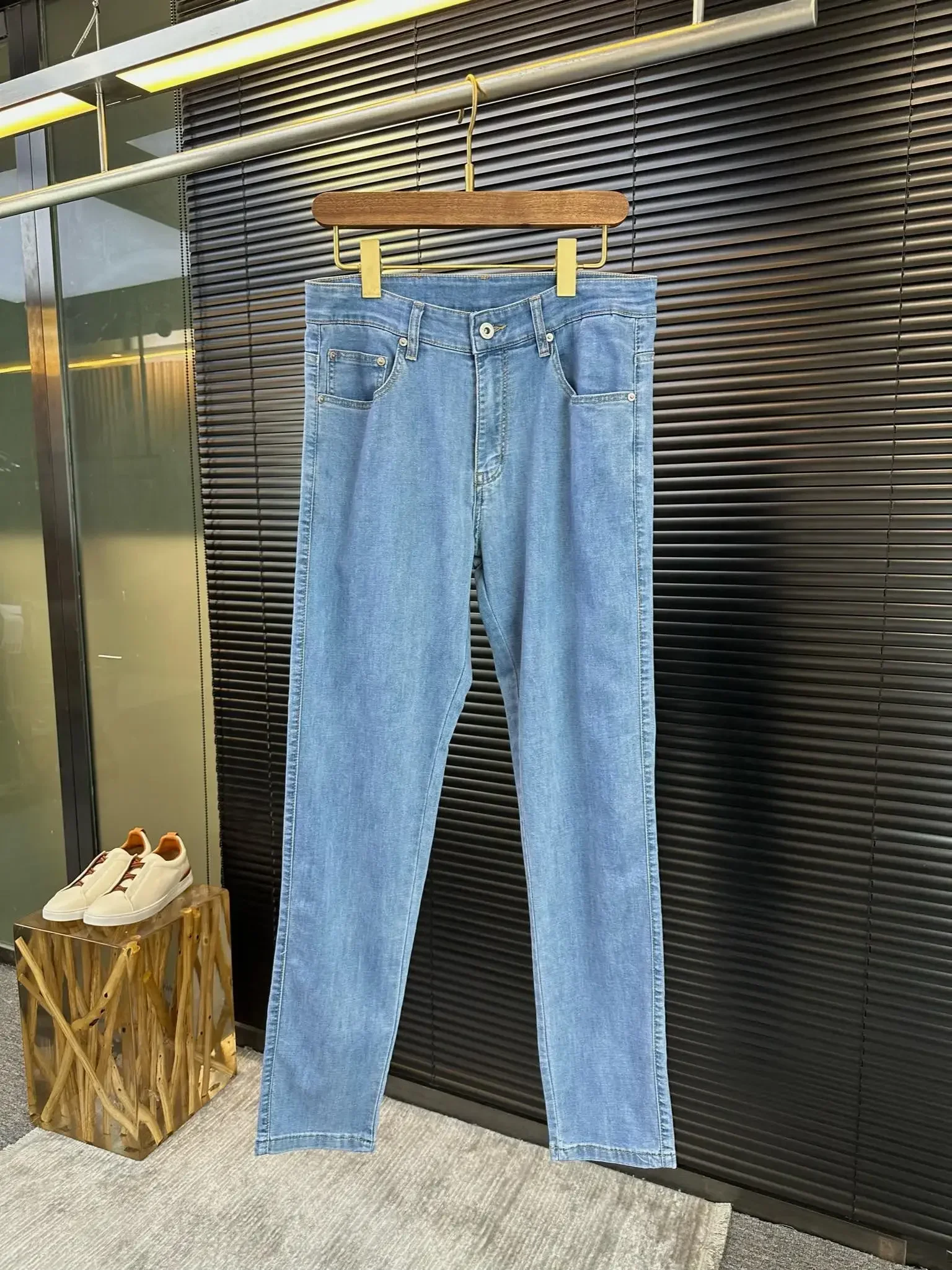 

BILLIONAIRE SIJITONGDA men's spring/summer jeans have a beautiful, refreshing, and comfortable color, with excellent upper body