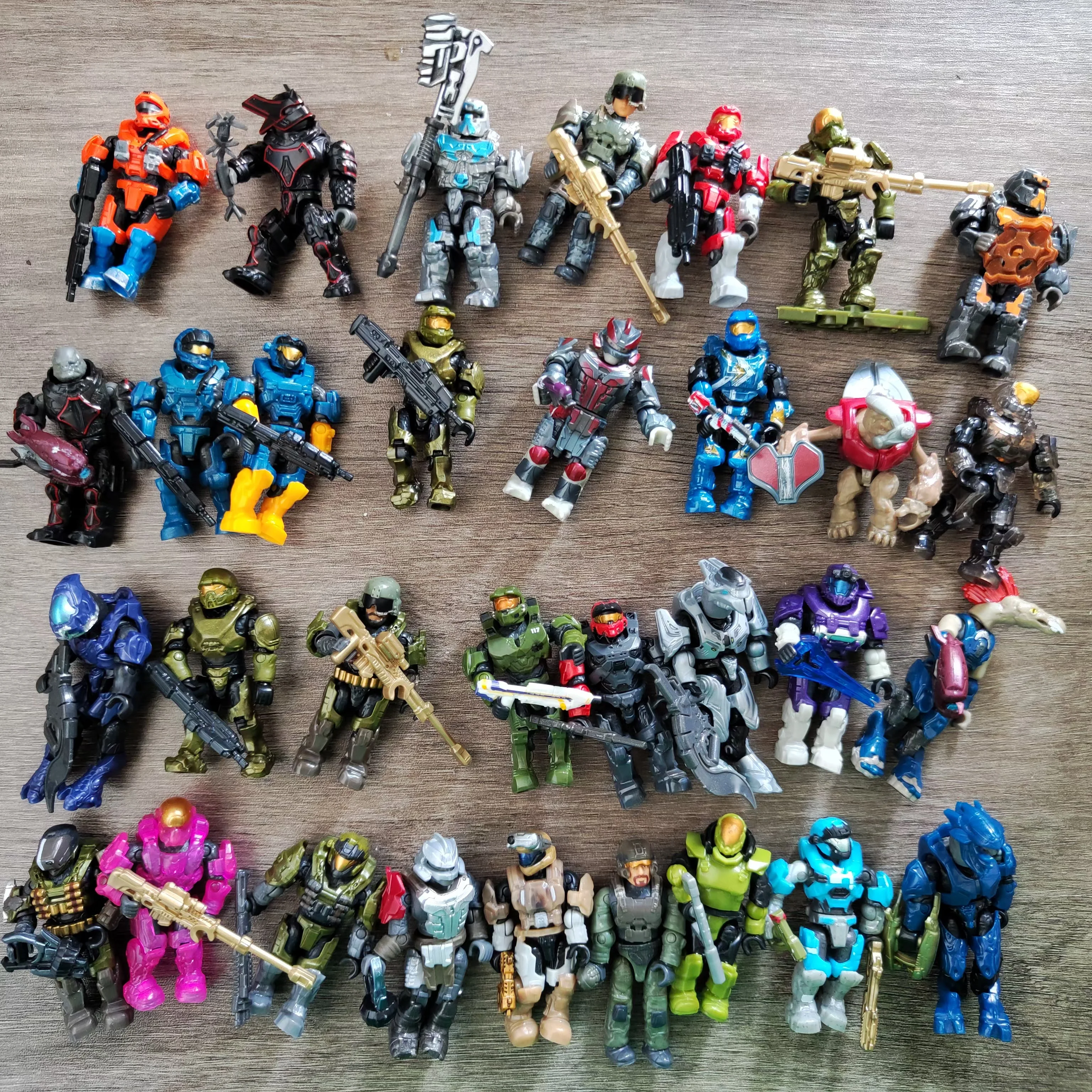 Mega Bloks Construx Infinite Call of Duty Spartan Operator Brute