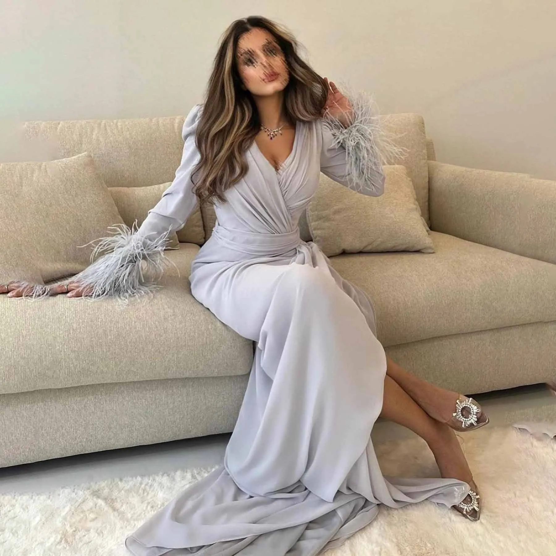 

OEING V-Neck Luxury Formal Evening Dresses Feathers Grey Long Sleeves فساتين سهرة Floor Length Elegant Prom Growns Party Women
