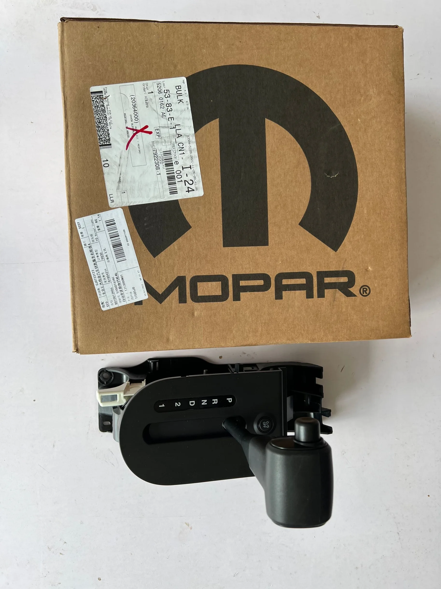 

52060162AD Shifter for Jeep Wrangler 2007-10