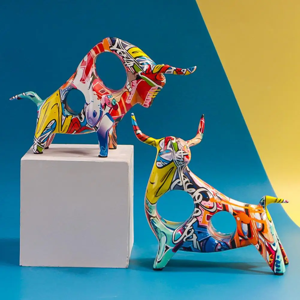 

Home Miniature Ornament Colorful Graffiti Artistic Hollow Out Long Horns Bull Shape Statues Bar Ornament Office Desk Accessories