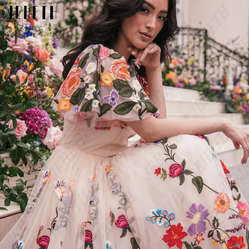 Рисунок 2 - JEHETH A. Цветы, бальные платья,