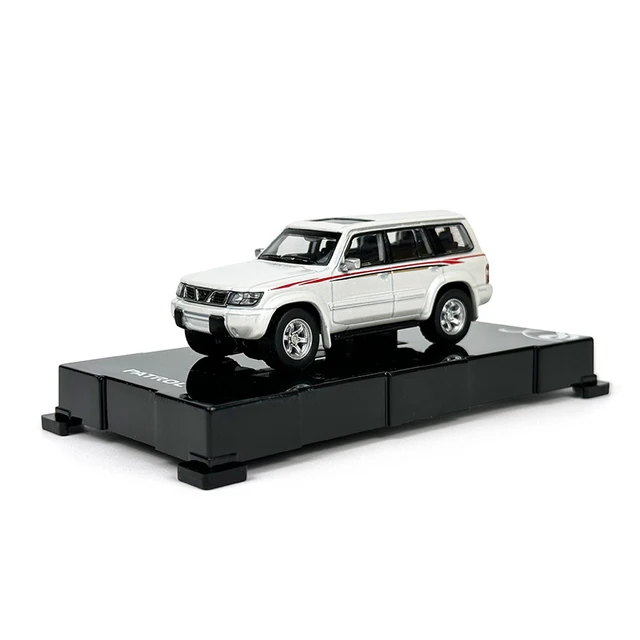 1:64 Scale Nissan Patrol 1998 Y61 Car Model 1:64 Metal Diecast Miniature Ariya X-trail Q50S Q70L QX70S QX60 QX80 Vehicle Toys 2