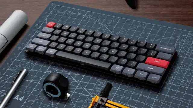 Keychron K9 Pro 茶軸 白色LED - ロープロファイル 60% Keychron K9 Pro QMK/VIA ワイヤレス カスタム メカニカル