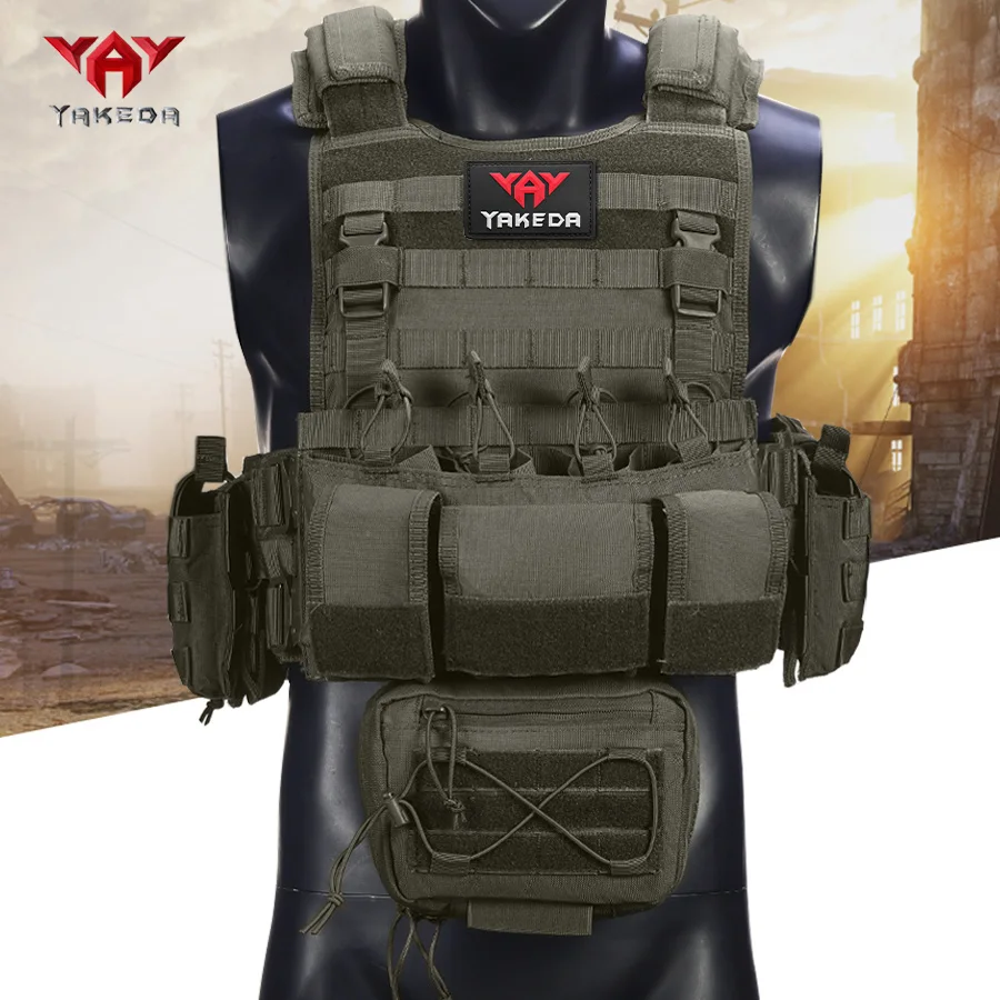 Hunting Vest with Triple Equipment Bag for Outdoor Use