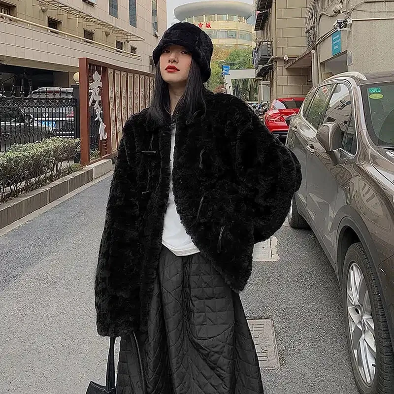 

Plush Jacket Women Loose Horn Buckle Faux Fur Coat Winter Cotton Clothes Fashion Thicken Long Sleeve Black Outerwear Female