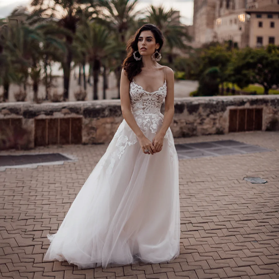 

Sheer Lace Boho Wedding Dress with Spaghetti Straps Sexy Puffy Tulle A Line Backless Bridal Party Gowns 2023