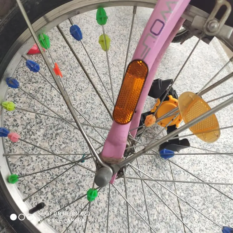 Рисунок 2 - самоклеящиеся отражатели для спиц