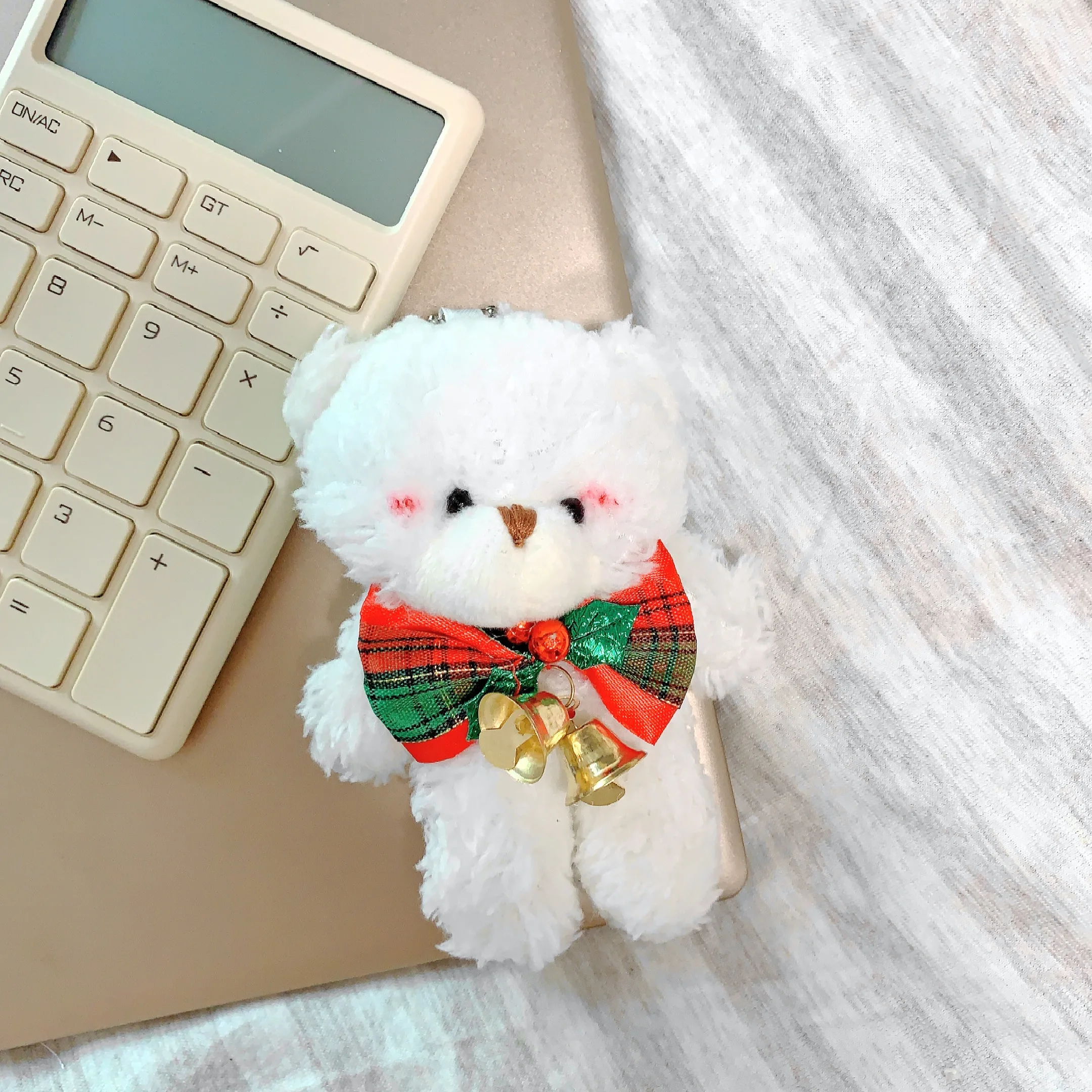 thumbnail image 1 of 12cm lindo oso de peluche ruborizado juguetes de peluche conejo de dibujos animados animal de peluche muñecas llavero colgante niña pequeño regalo al por mayor, 1 of 5