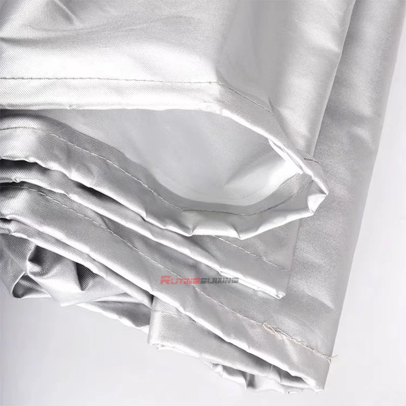 Détail de la housse de pluie pour générateur drone DJI, avec coutures étanches et zip de protection
