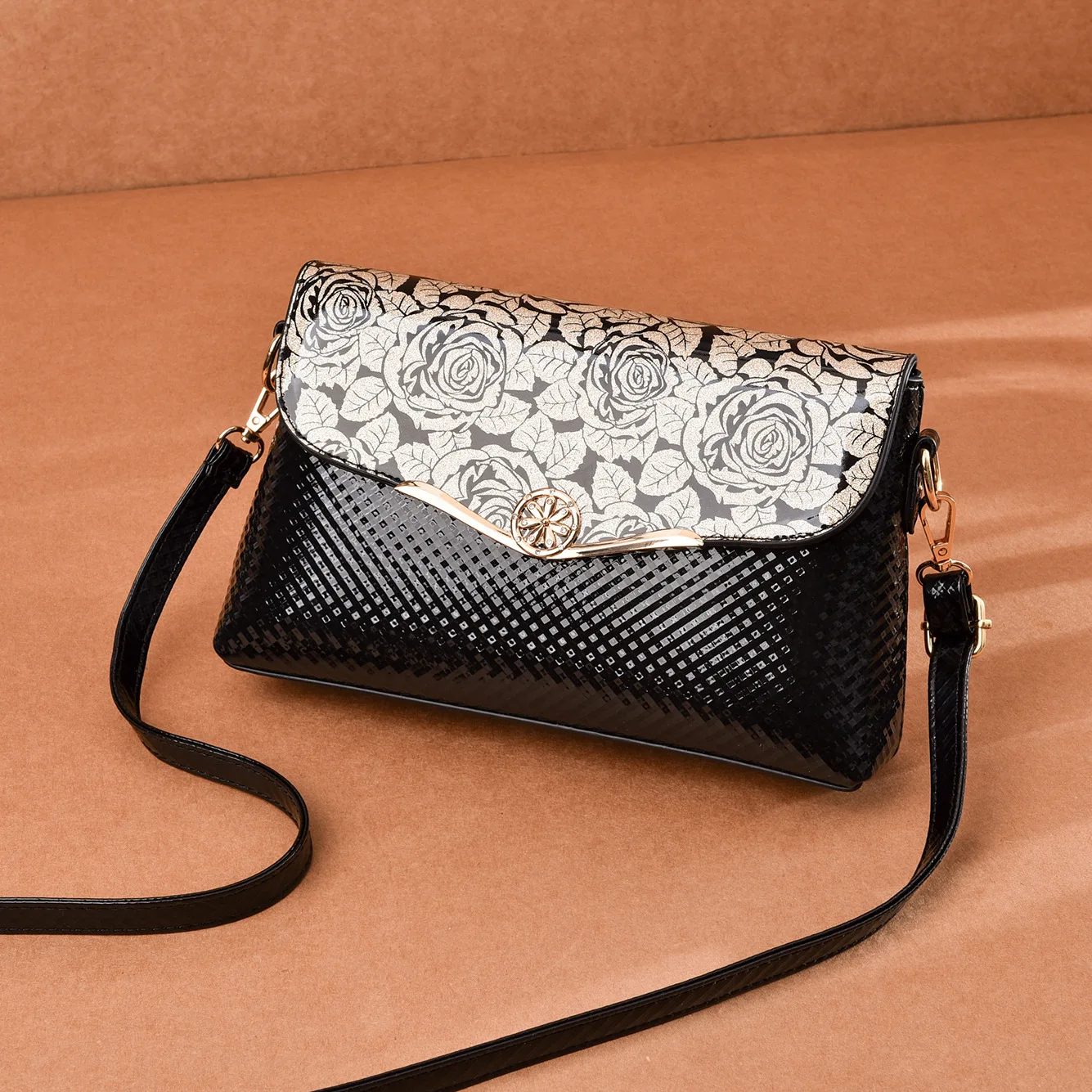 Simple Women's Bag 2022 Fashionable Messenger Small Bag Large-capacity Soft Leather Shoulder Bag With Many Trendy Styles New