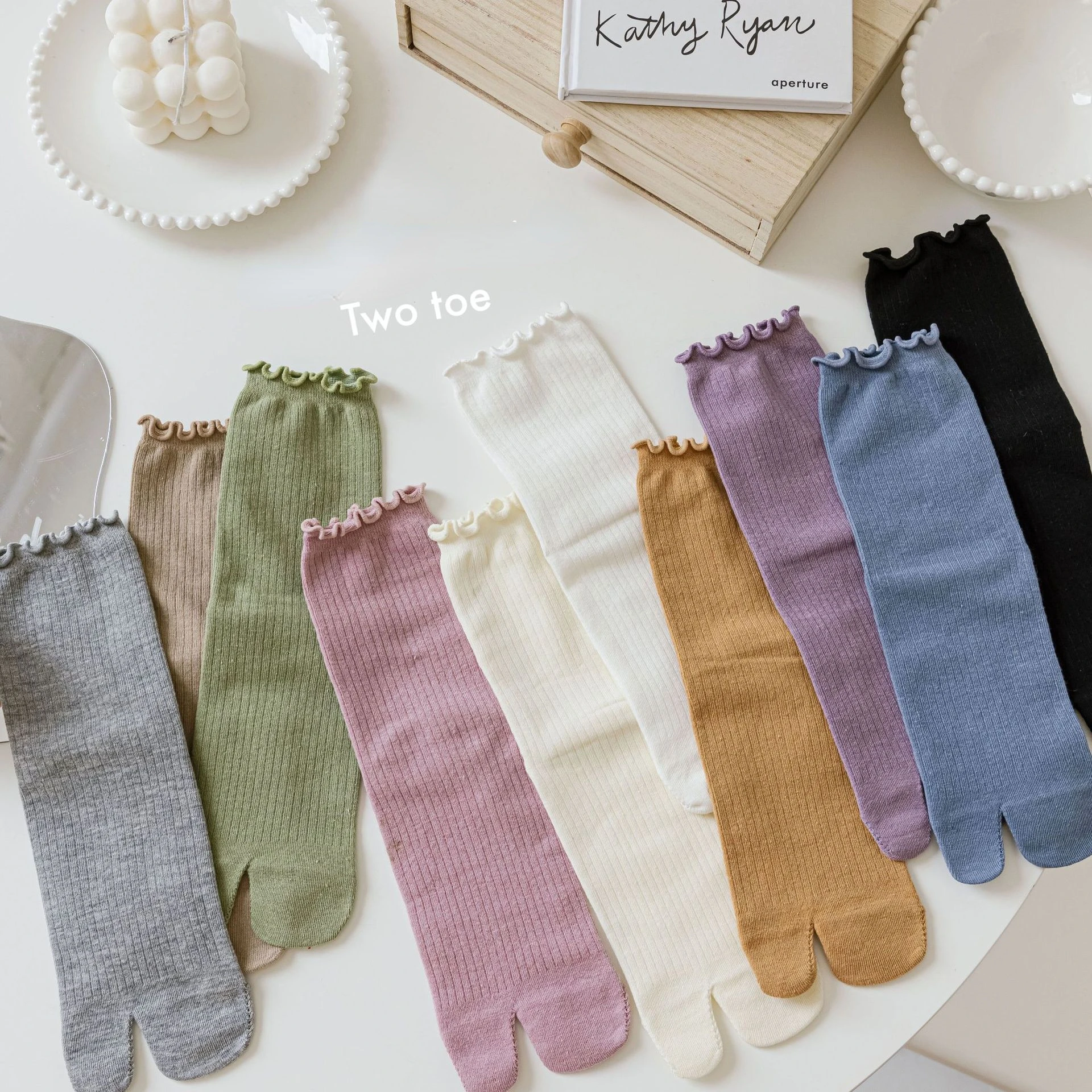 

High Quality Combed Cotton Split Toe Socks Unisex Simple Comfortable Two-Toed Socks Japanese Harajuku Men Women's Tabi Socks