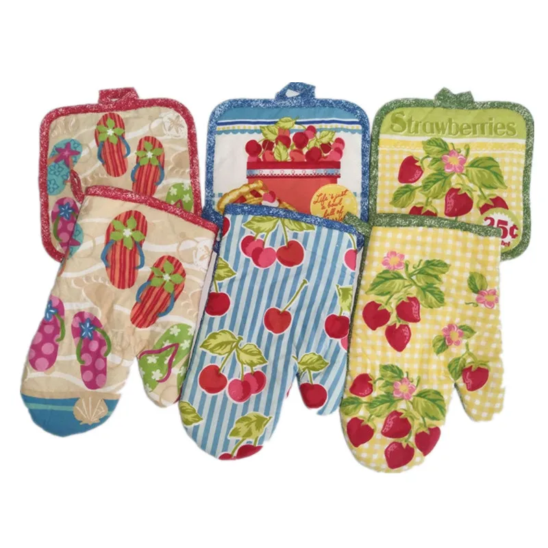 

2Pcs/set Cotton Insulation Pad + Glove Heat Resistant Potholder Cherry Strawberry Pattern Coaster Pot Table Mat