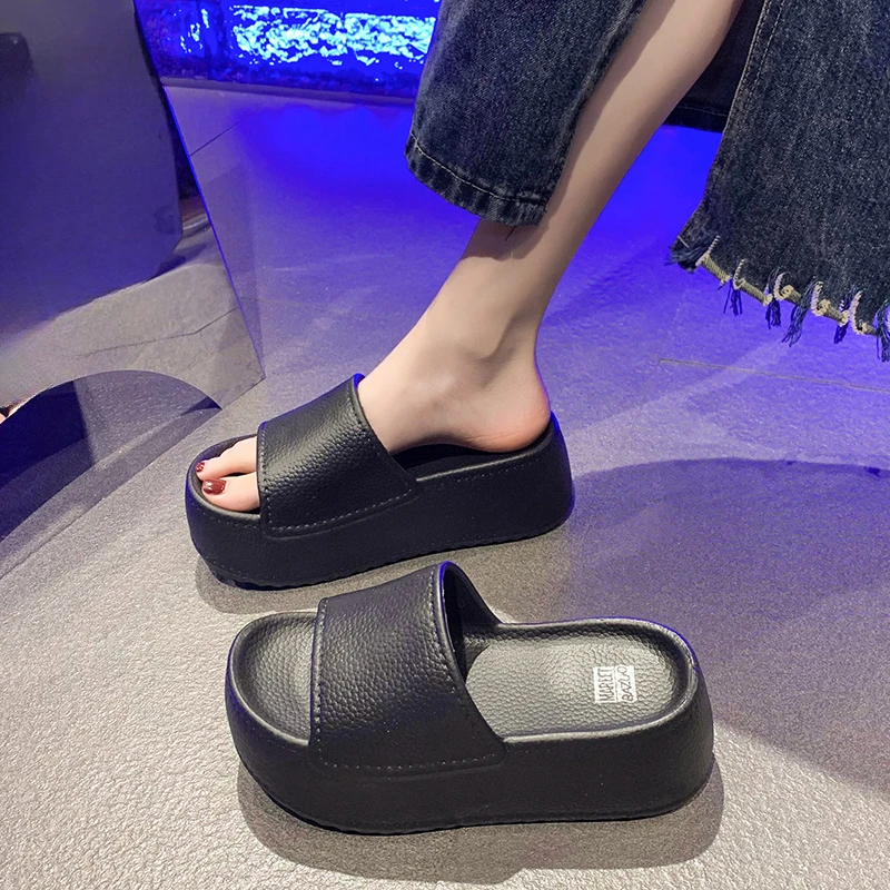 2024 New Summer Style Fashionable Comfortable Casual Elegant Wear-resistant and Versatile Thick-soled Non-slip Platform Slippers