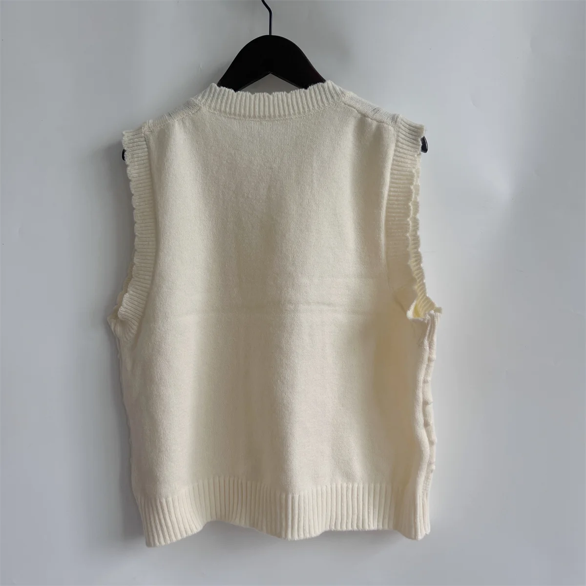 【SALE / 35%OFF】High Twist Yern Vest - Cream (25SS-20-N) Jun Mikami(ジュンミカミ) High Twist Yern Vest - Cream (25SS-20-N) Jun Mikami