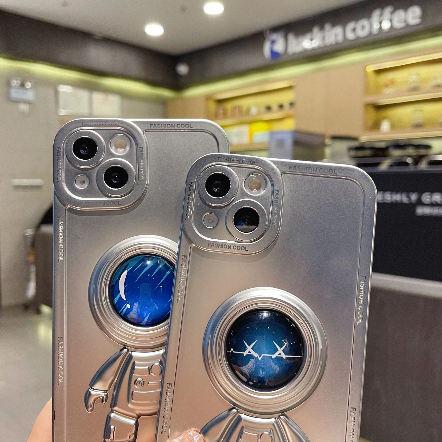 قاب آیفون آسترونات سه بعدی 15 S4a088e74e77b4978aa6d7a3b63bac695r