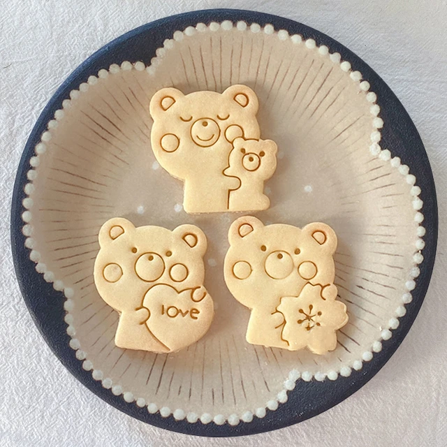 Cartoon Bear Cookie Cutter and Fondant Embosser 3D Cute Animal Little Bear  Shaped Biscuit Cutting Mold DIY Cake Baking Supplies