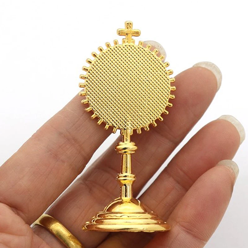 1pc Catholic Christian Communion Statue Gold Jesus Hominum Salvator Home Office Table Decoration Cross Figurine Religion Gift christian statue home decor items