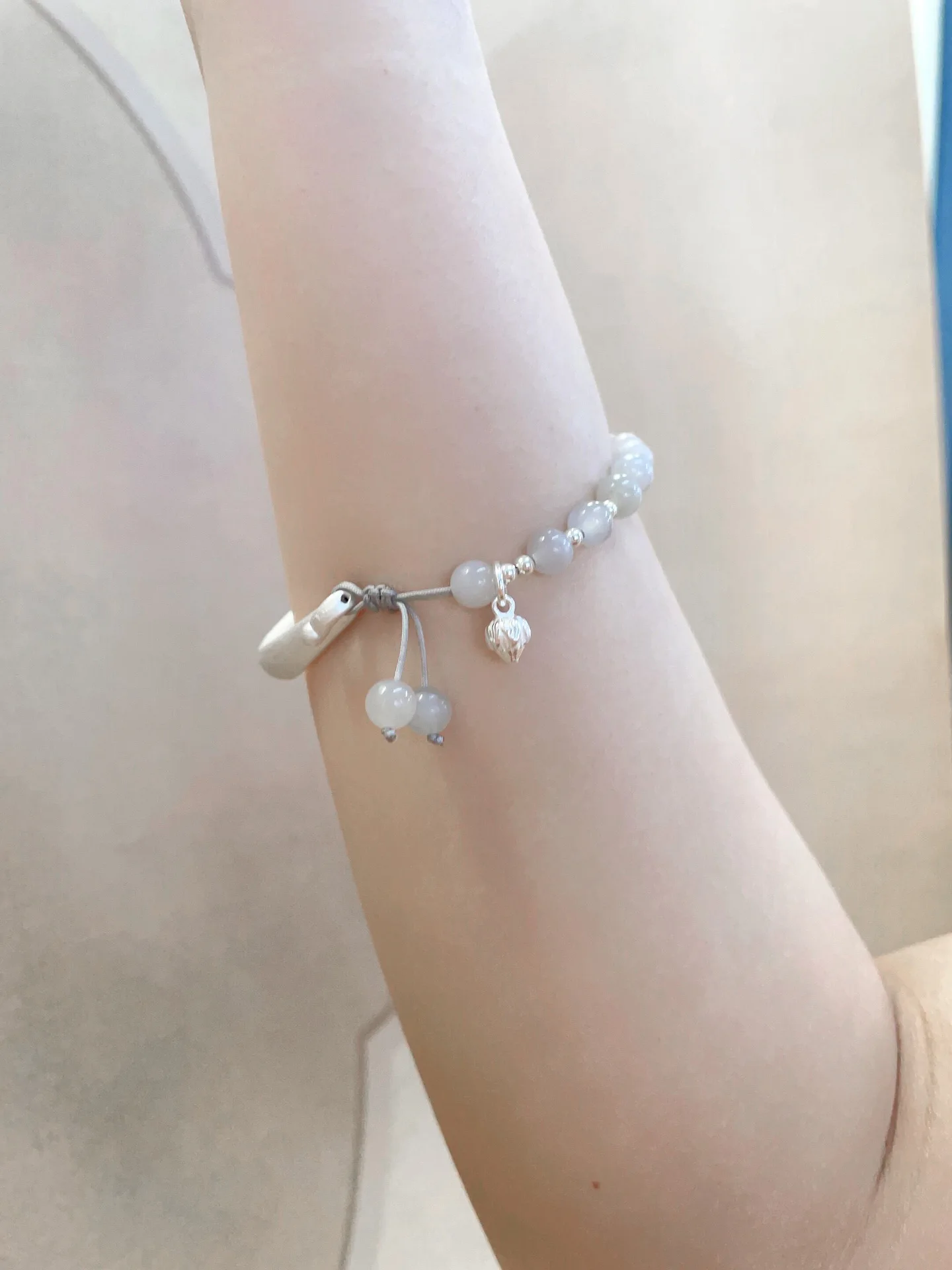 Glänzende Kristall Armbänder Lotus Anhänger Armreifen Armband Schmuck Grüne Farbe Armband Für Frauen Und Mädchen Unterstützung Großhandel – Detail 1
