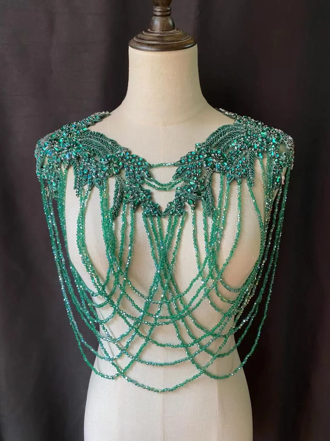 

Зеленые Стразы с бахромой, нашивка с цепочками, аппликация с кристаллами для свадебной накидки, голубое плечо костюма, фиолетовое свадебное платье