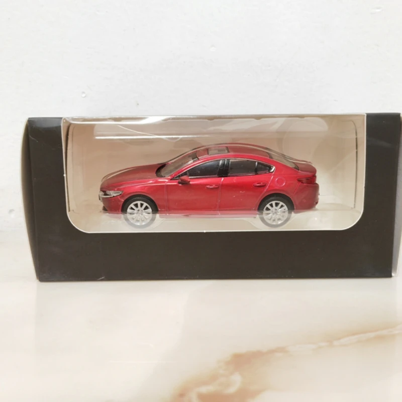 Is the 1/43 Mazda 3 Axela Diecast Model Worth Collecting or Gifting?