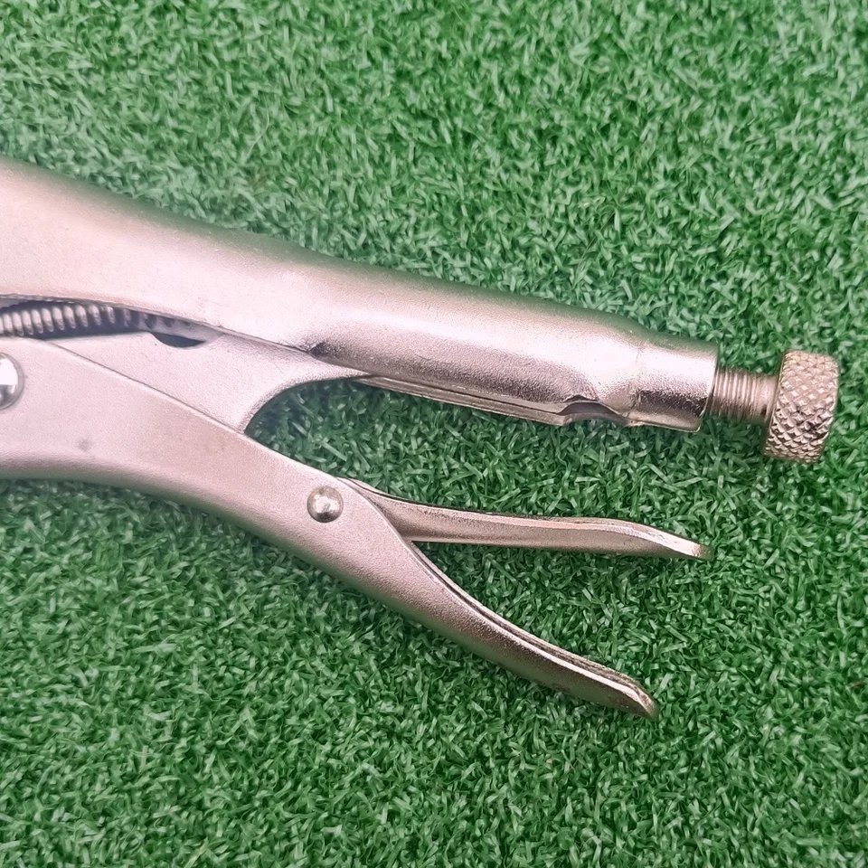 Wide Flat Jaw Locking Pliers – 205mm (8-Inch) Grip Tools, Vise-Grip Style Clamp