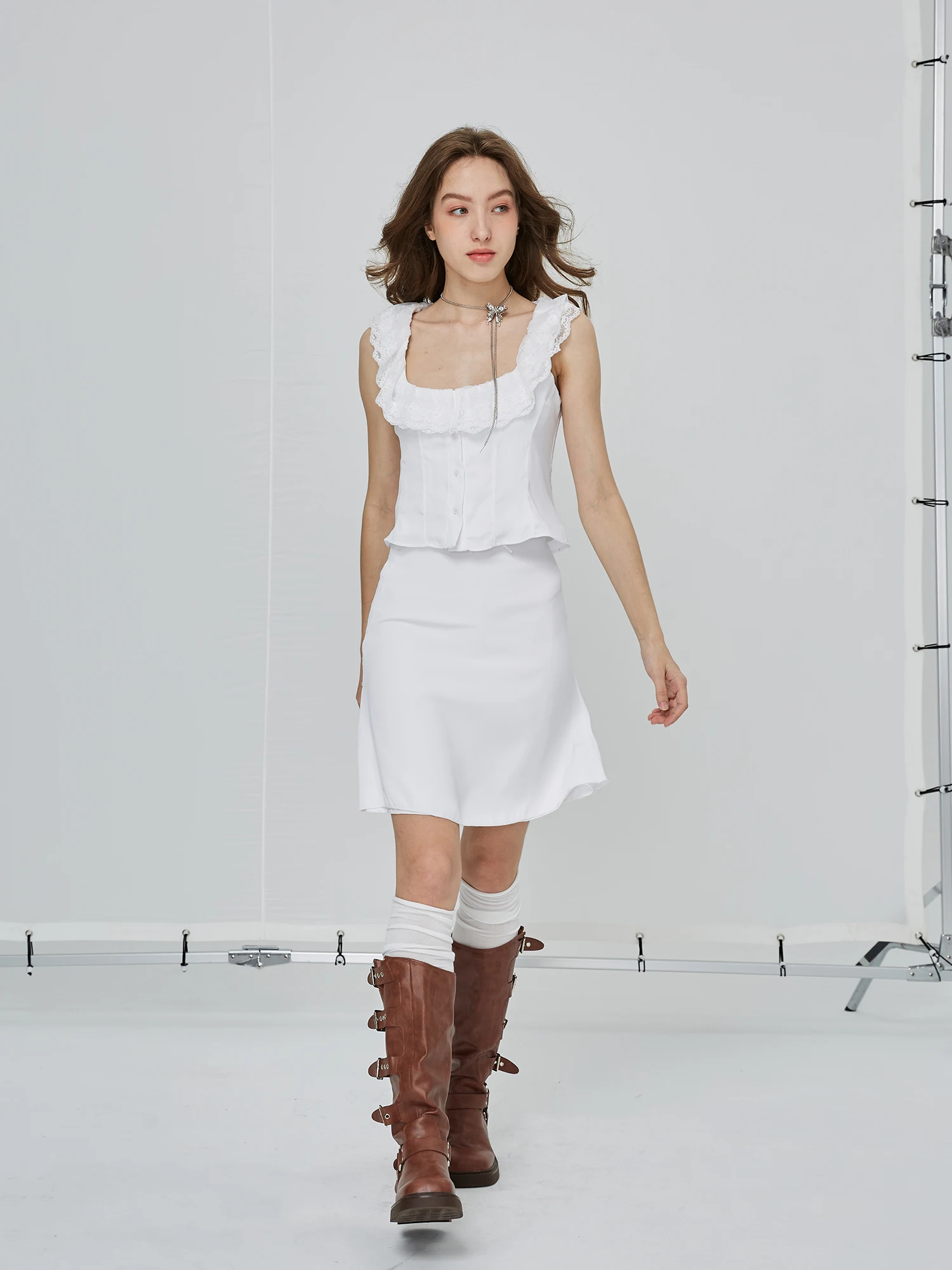 Рисунок 3 - Женский костюм с платьем