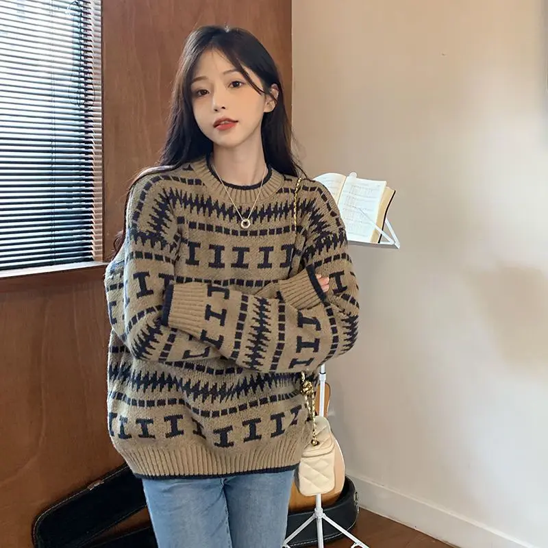 

Women Knit Sweater Fashion Streetwear Pullovers Ladies Winter Loose College Style Jumper Print T352