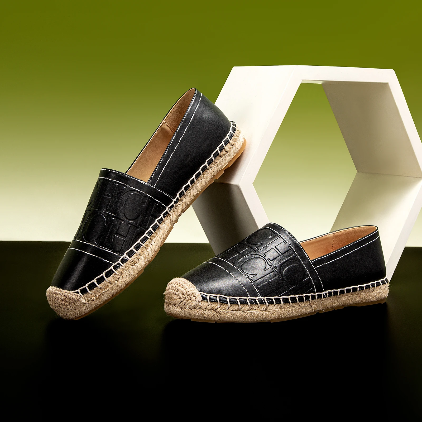 2025 New Luxury Brand Leather British Retro Flat Round Toe Loafers Lazy Loafers 2