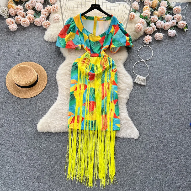 

Роскошное платье контрастных цветов с принтом и рукавами-фонариками, облегающее длинное платье с бахромой, платье