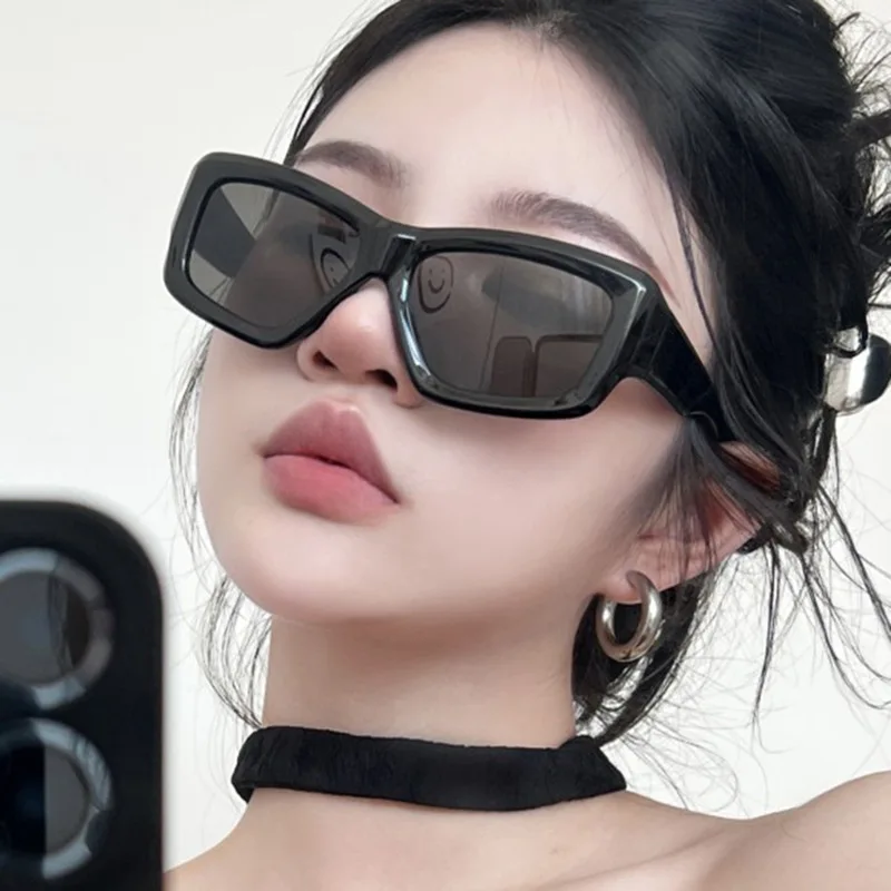 

2024 New Fashion Women's Polygonal Sunglasses Retro Men's Goggles Riding Mirror INS Retro Trendy Sunshade Outdoor Riding Mirror