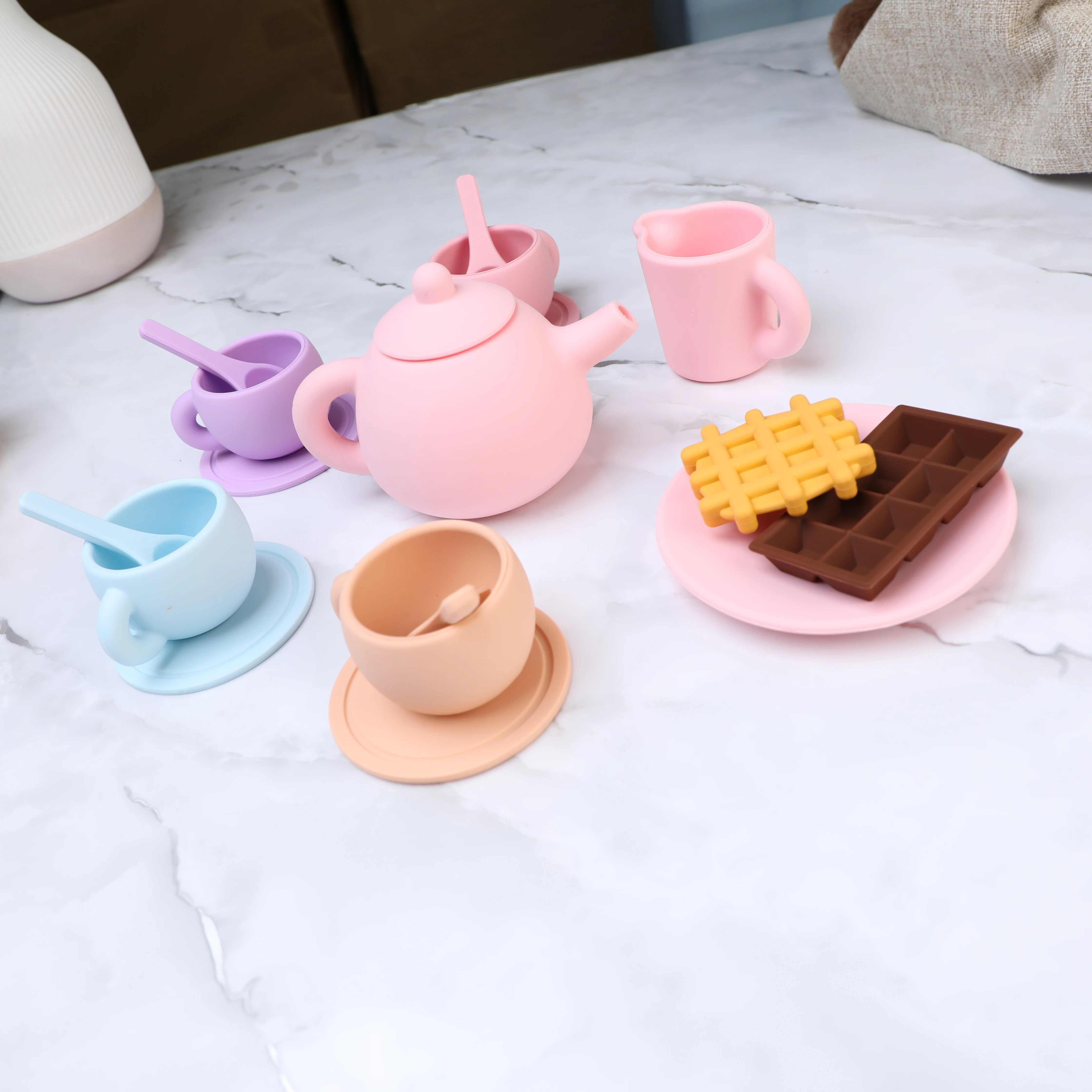 Boys and Girls 2 Years can Really Drink Tea Food-Grade Silicone Play House Toy Tea Set Early Education artificial aftenoon tea
