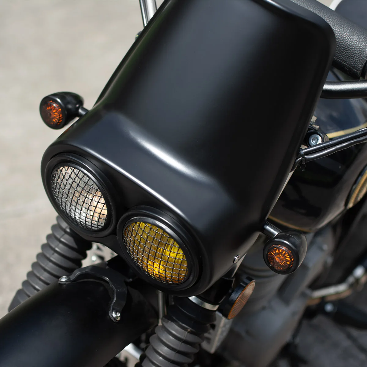 Mash Six Hundred 650 Motorcycle Round 35W Halogen Bulb Headlight Windscreen Cover ABS Plastic Screen Fairing Windshield