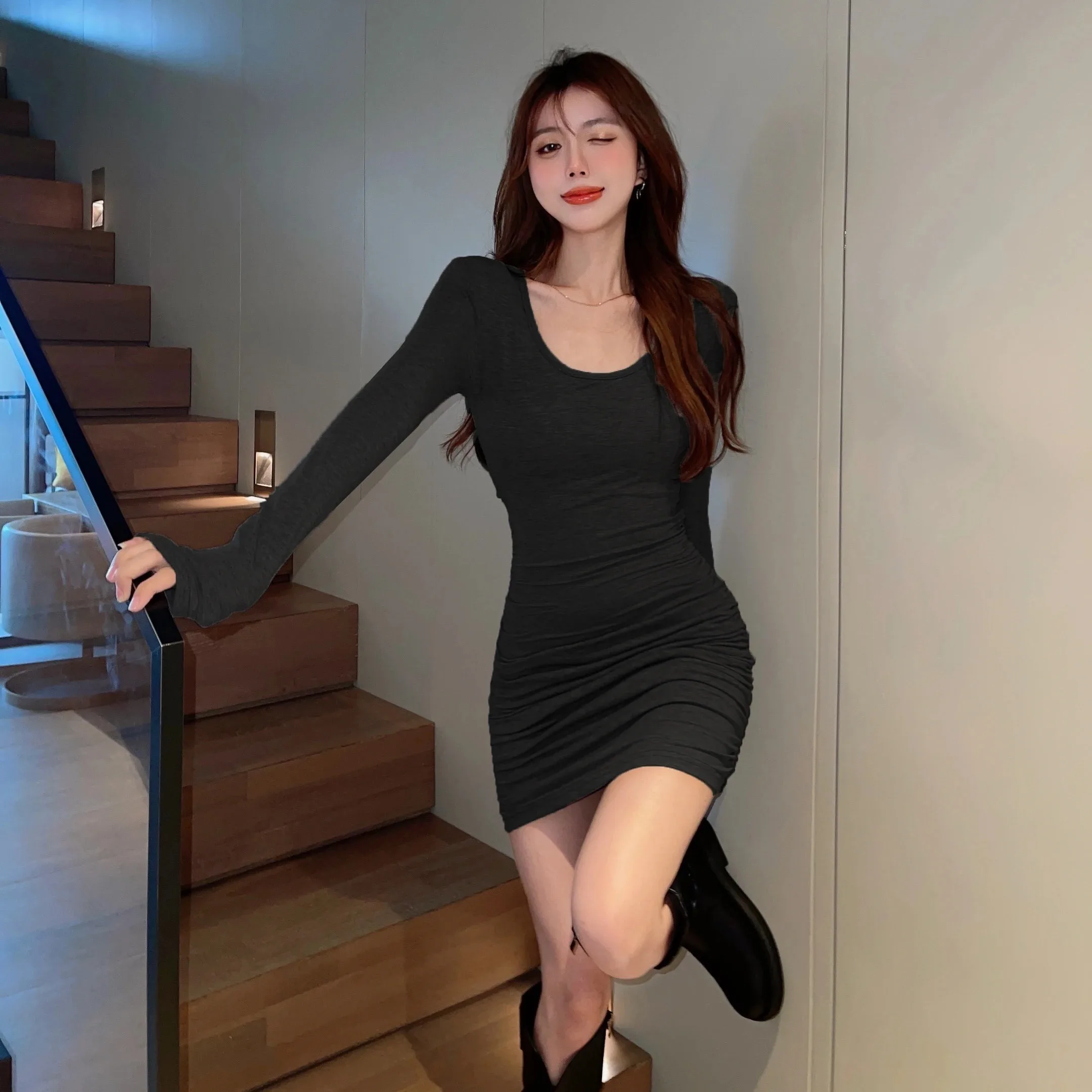 Minivestido con cintura ceñida Belia en negro