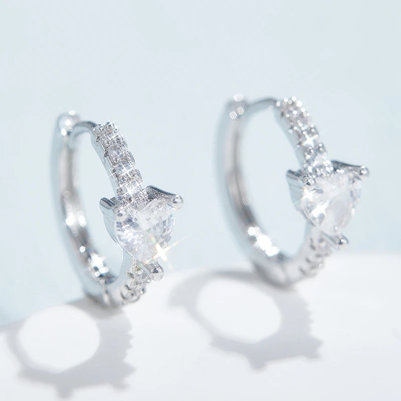 1 Pair Elegant and Fashionable Four-Pointed Star Earrings, Suitable for Women To Wear At Any Occasion