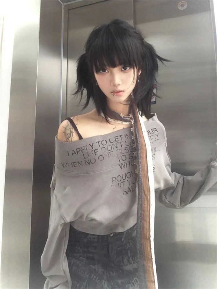 Рисунок 2 - Женская готическая Толстовка QWEEK