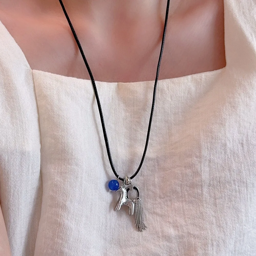 Collana con ciondolo a forma di cavallo con perline e nappa, divertente e metallica, per donne, regolabile, lunga catena in corda di cera_voghion.com