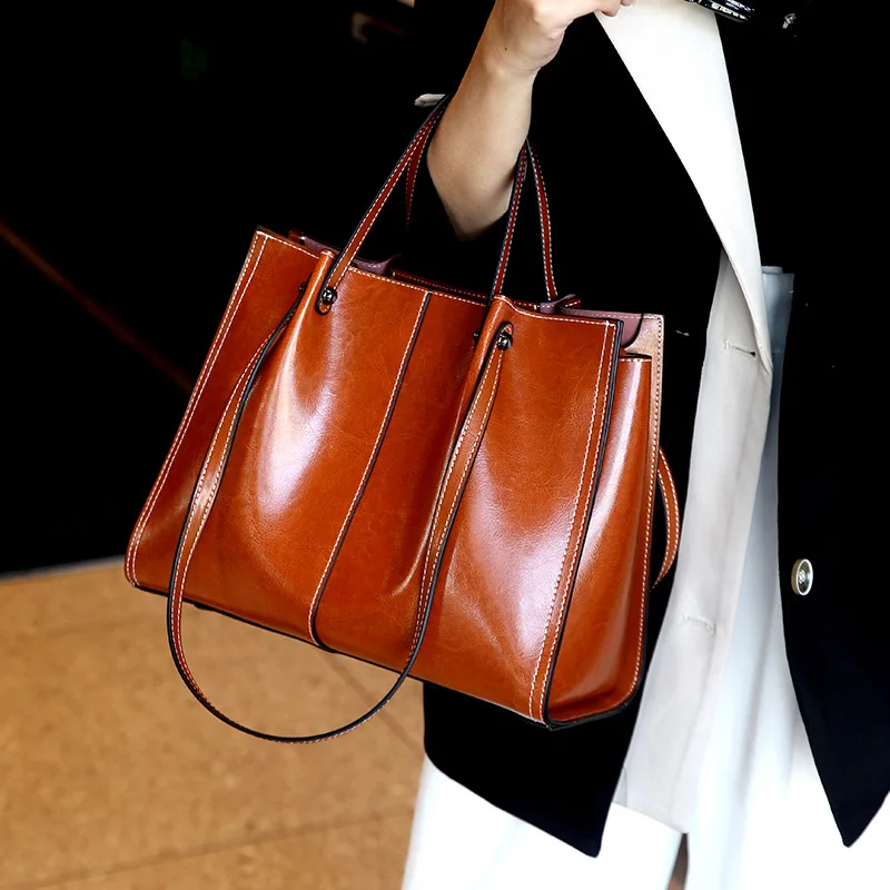 

2024 New Cowhide Large Capacity Handheld Single Shoulder Tote Bag Retro Commuter Bag Feeling Oil Wax Leather Single Shoulder Bag