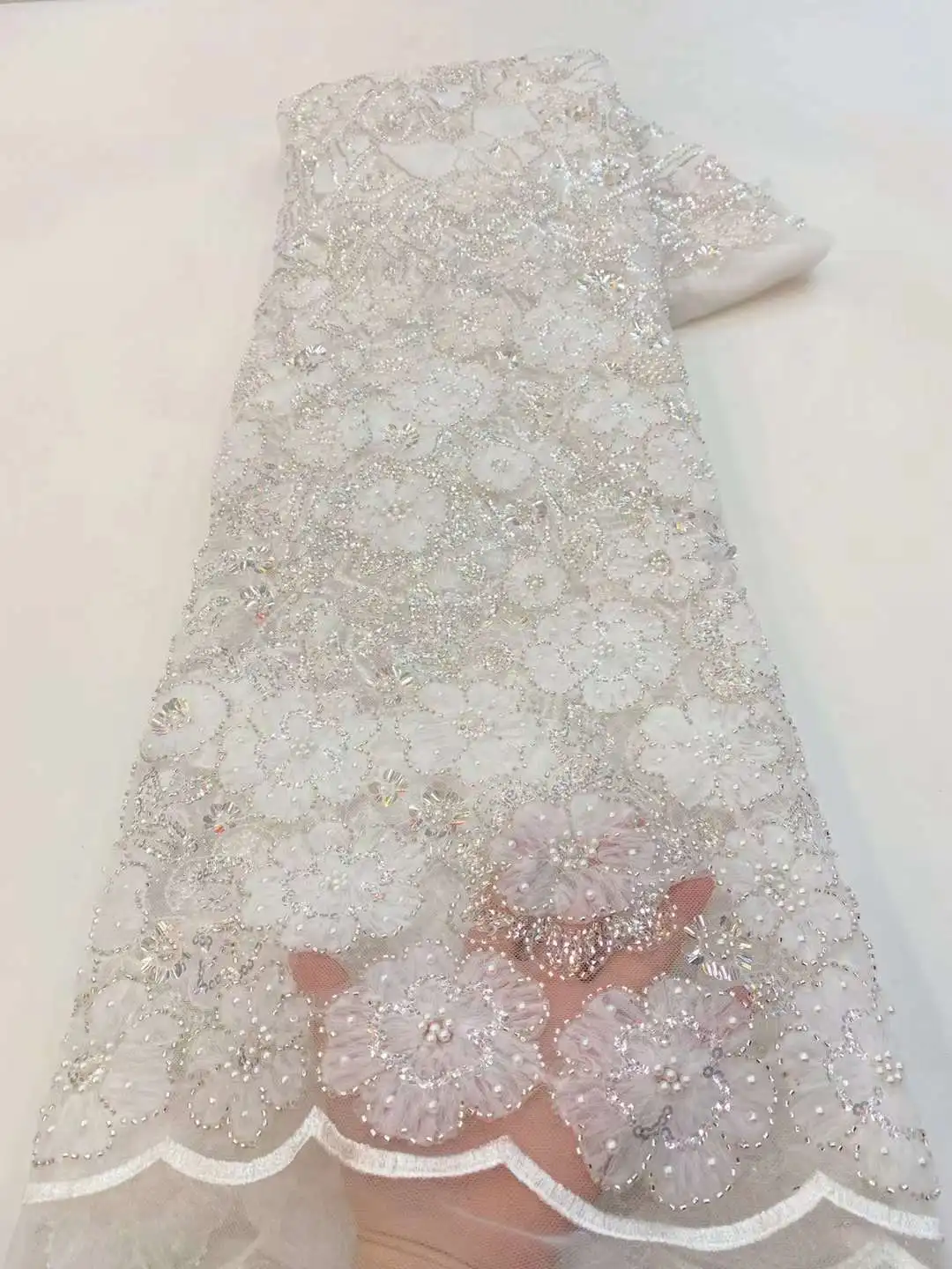 아프리카 화이트 자수 얇은 명주 그물 스팽글 원단, 구슬 장식, 프랑스 3D 꽃 메쉬 레이스 이브닝 웨딩 파티 드레스 XZ78..