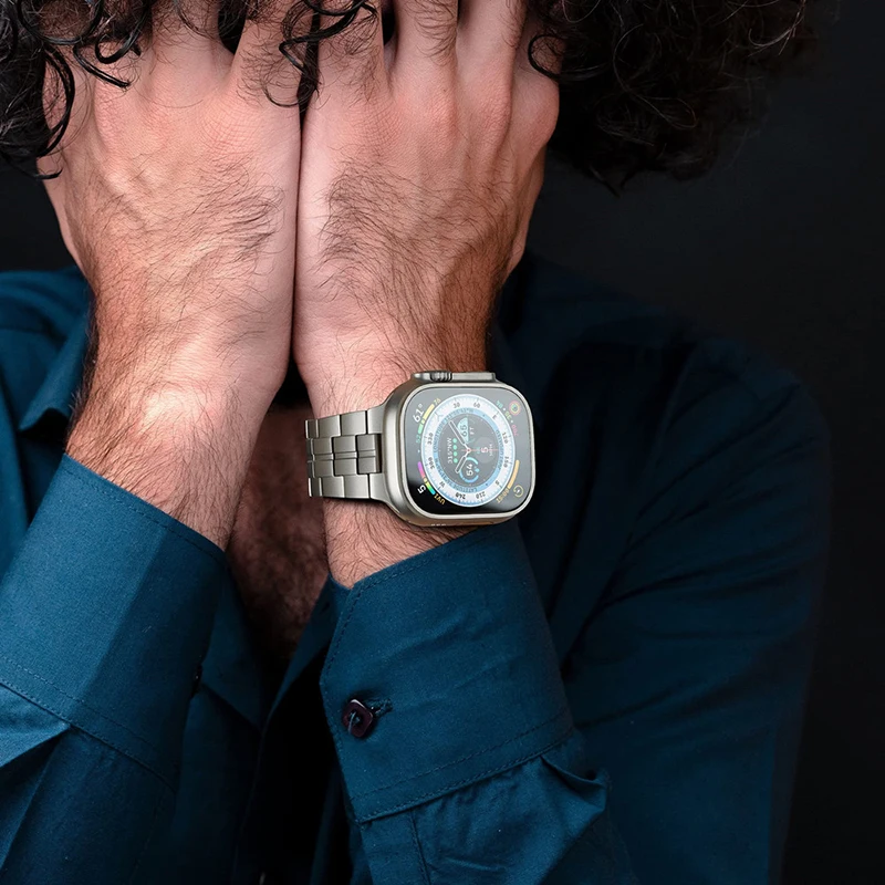 Premium Titanium Metal Strap for Apple Watch - Elegant Link Bracelet