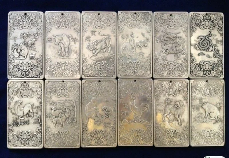 12 Pz Vecchio Cinese Cinese Dodici Zodiaco Miao Argento Lingotti Thanka Ciondolo Amuleto