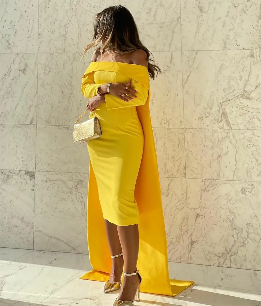 

Short Yellow Crepe Evening Dresses With Cape Sheath Tea Length Sweep Train Prom Gowns Robes de soirée Party Dress