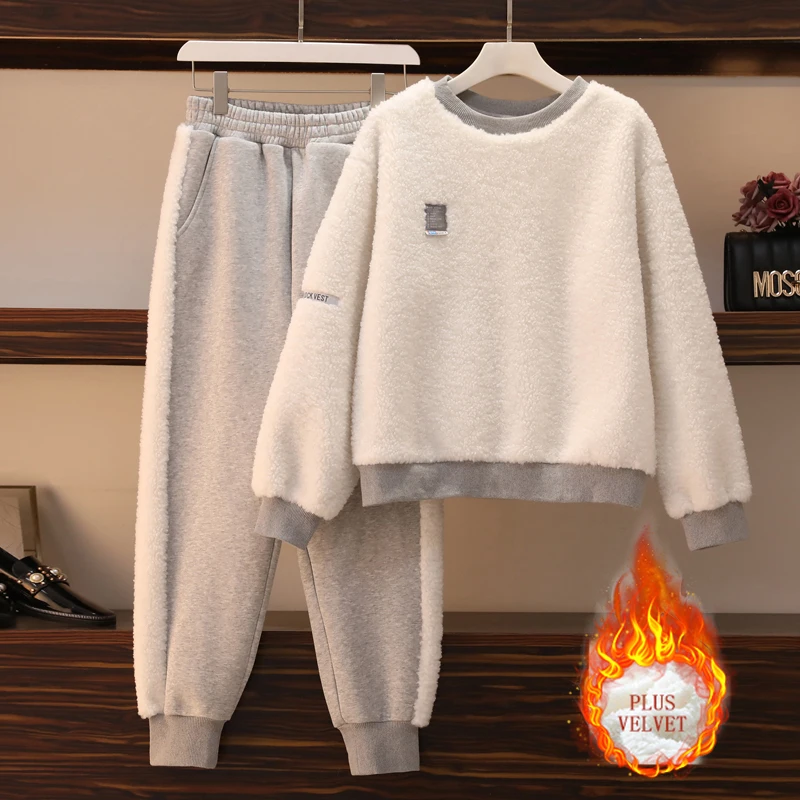 Unisex Winter Two Piece Set Round Neck Sweatshirt And Fleece Pants For Cozy Warmth