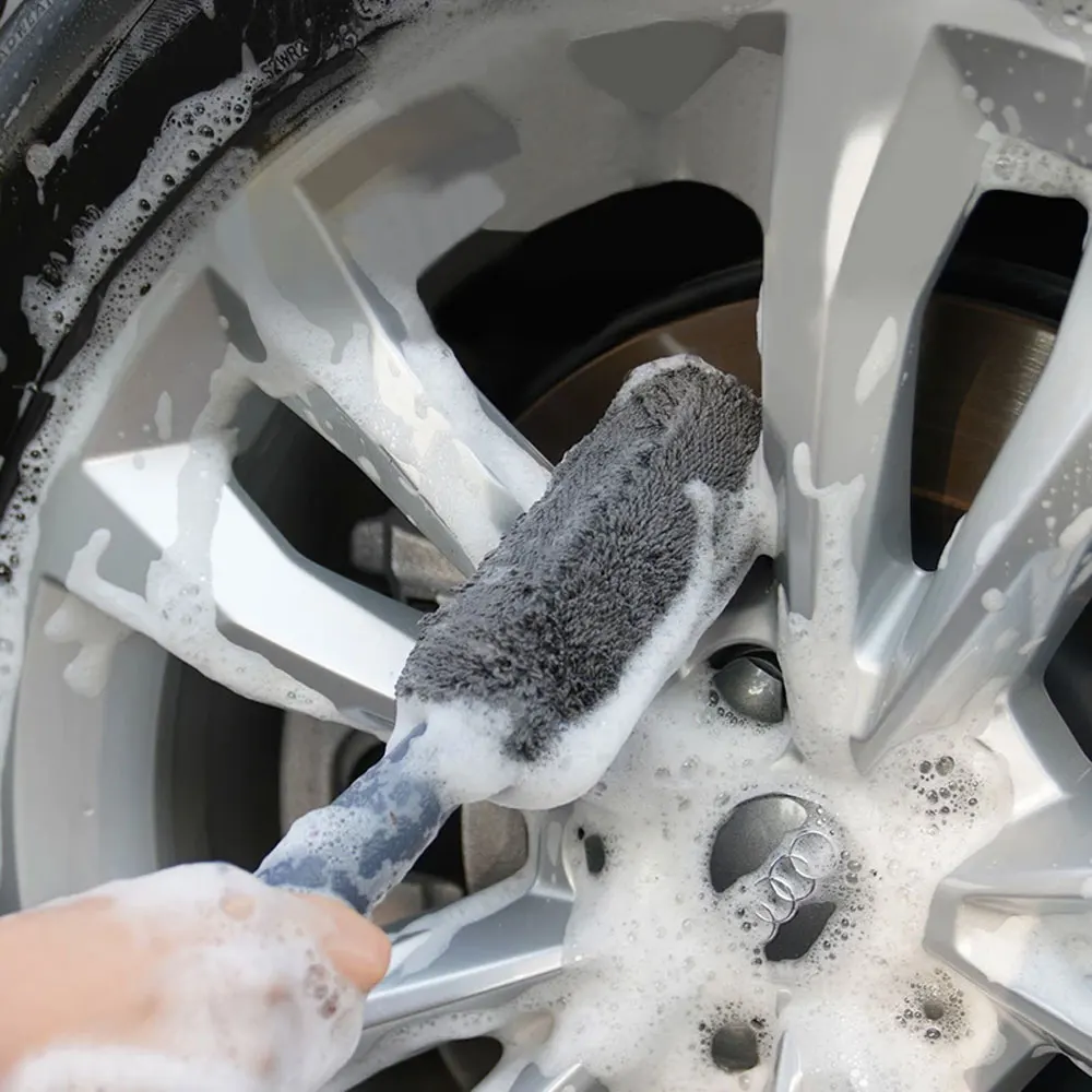 Cepillo de microfibra portátil para lavado de ruedas de coche, herramientas de limpieza de llanta de neumáticos con mango de plástico